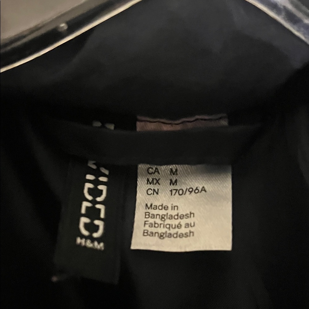 H&M Midnight Blue cropped Puffer Vest - Picture 2 of 3